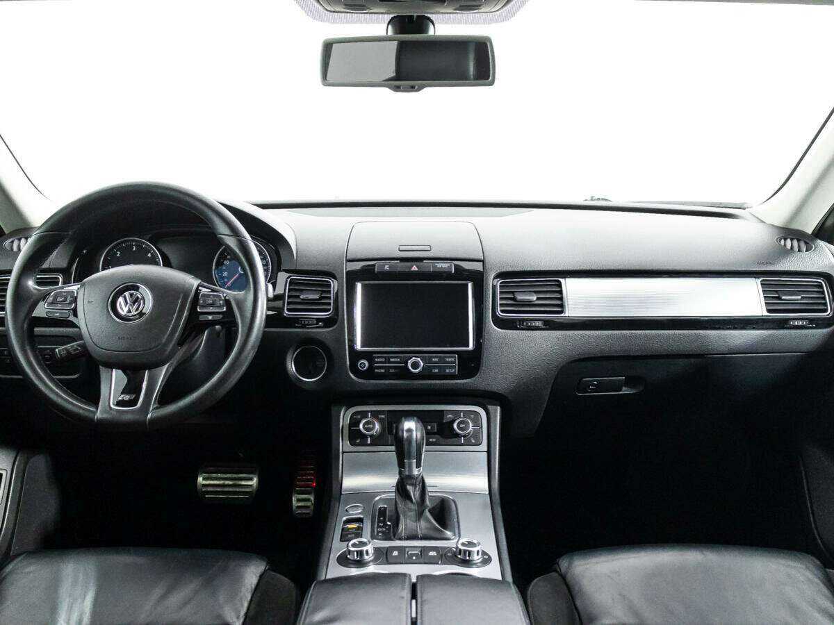 Купить Volkswagen Touareg с пробегом. Фото: #12