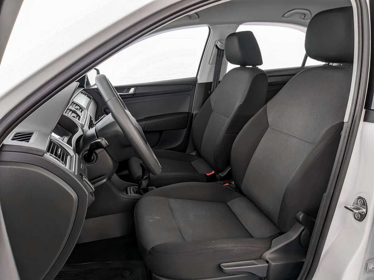Купить Skoda Rapid с пробегом. Фото: #15