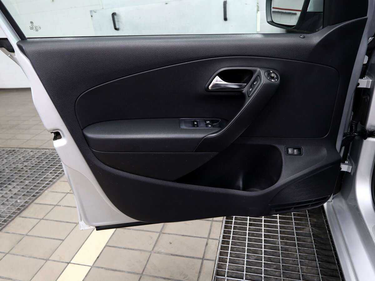 Купить Volkswagen Polo с пробегом. Фото: #6