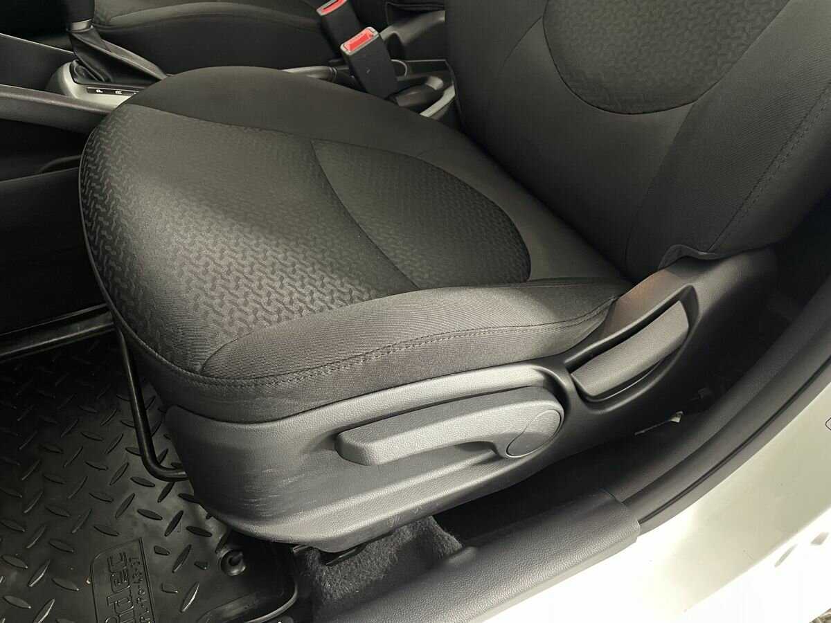 Купить Kia Rio с пробегом. Фото: #9