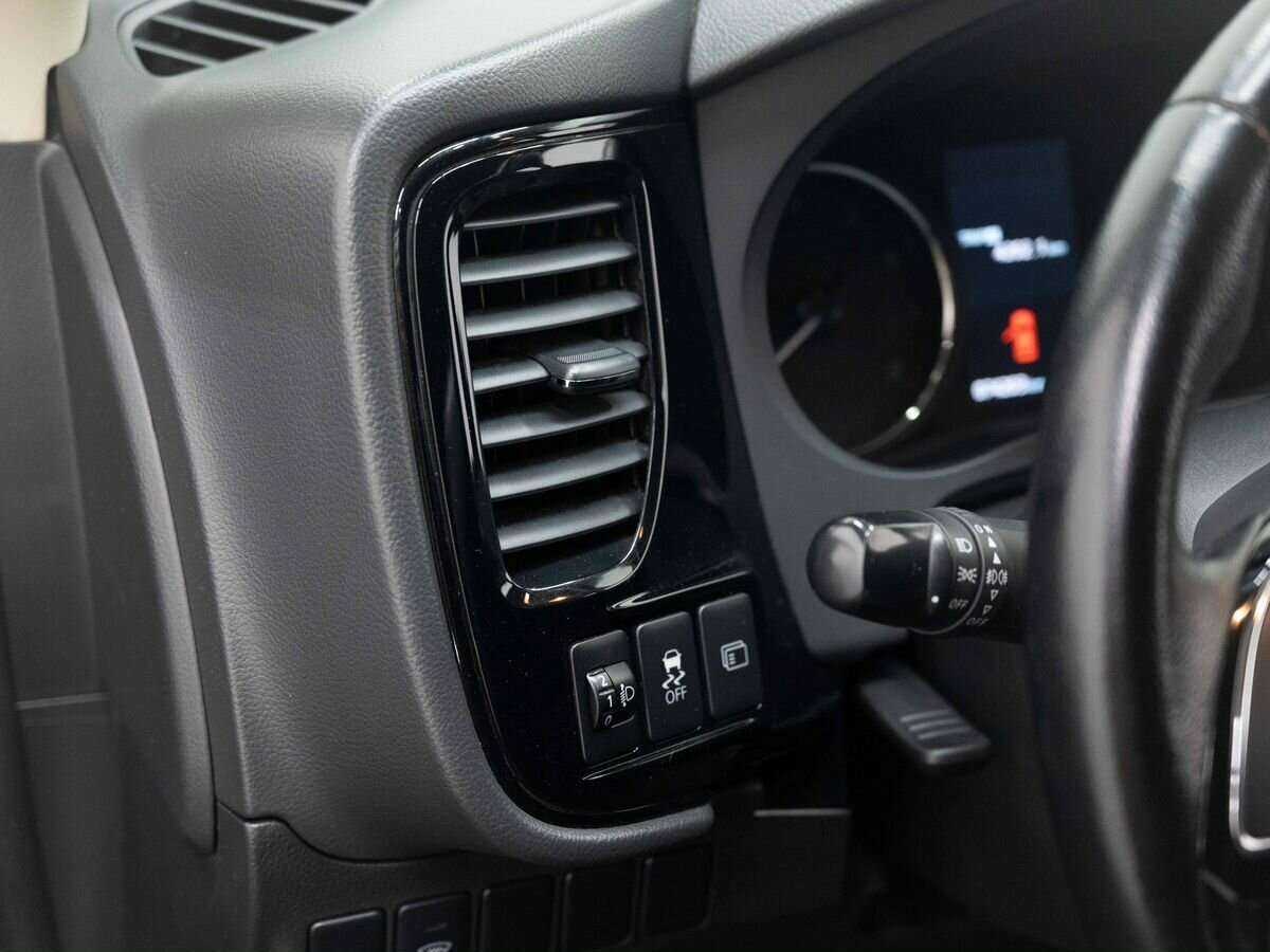 Купить Mitsubishi Outlander с пробегом. Фото: #18