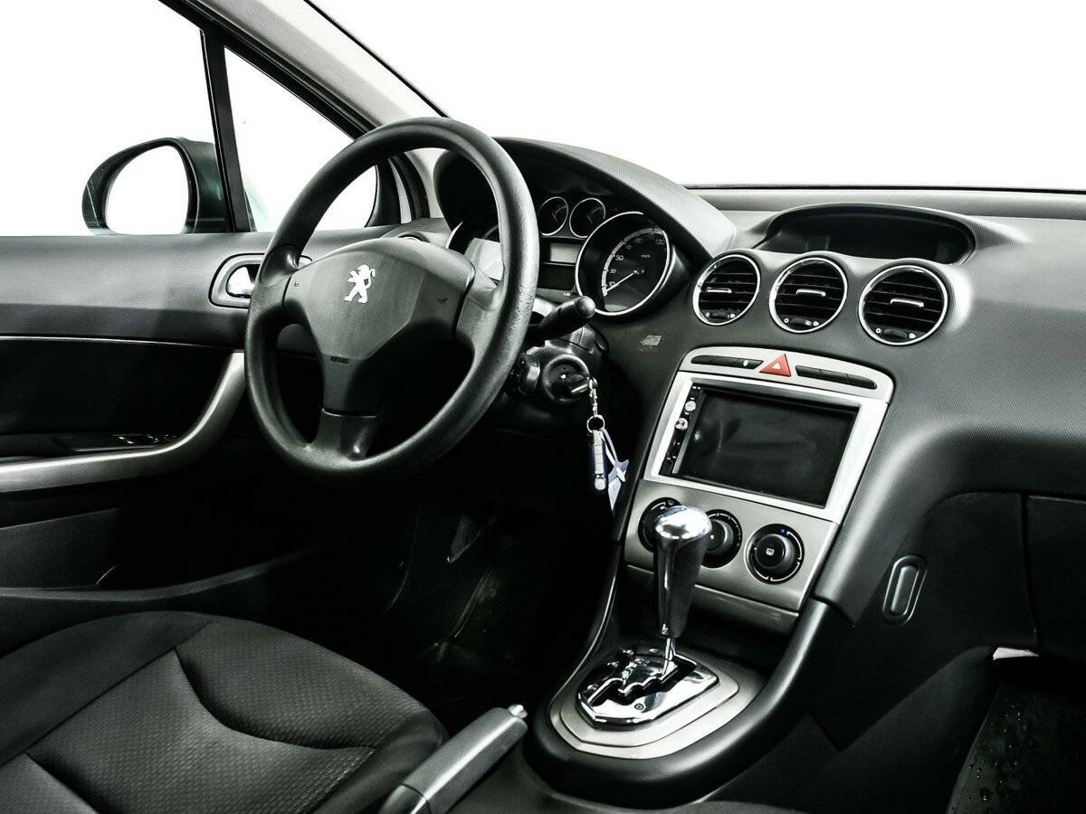 Купить Peugeot 408 с пробегом. Фото: #8