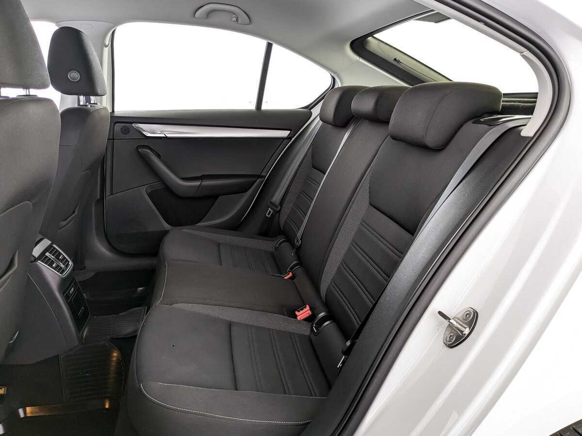 Купить Skoda Octavia с пробегом. Фото: #9
