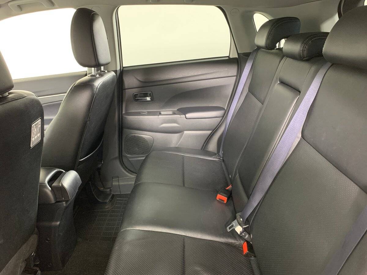 Купить Mitsubishi ASX с пробегом. Фото: #17