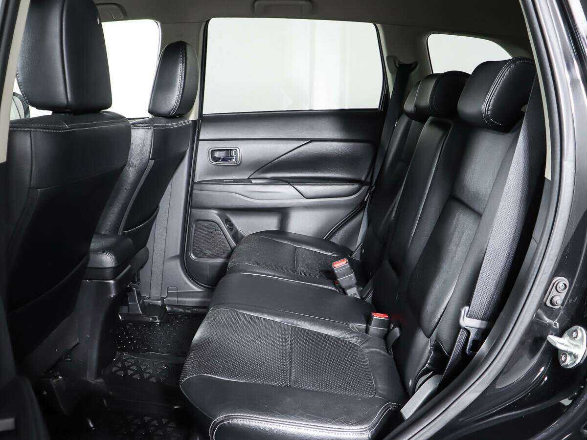 Купить Mitsubishi Outlander с пробегом. Фото: #10