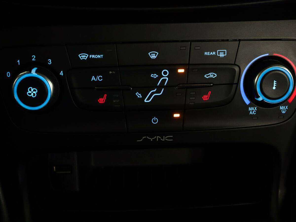 Купить Ford Focus с пробегом. Фото: #17