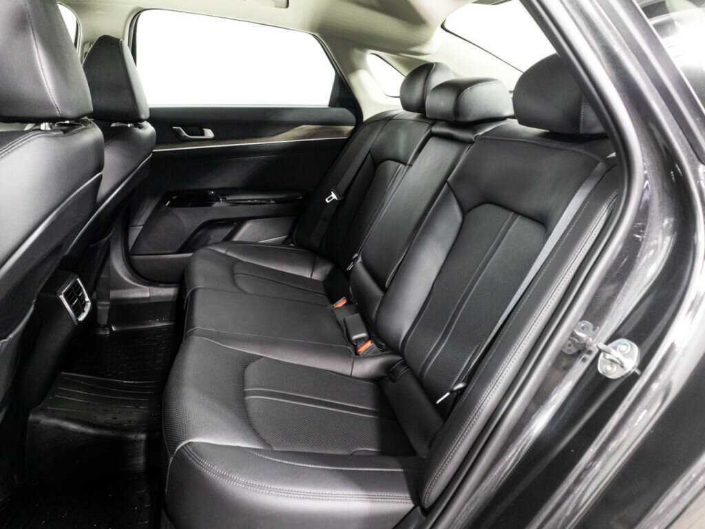 Купить Kia K5 с пробегом. Фото: #9