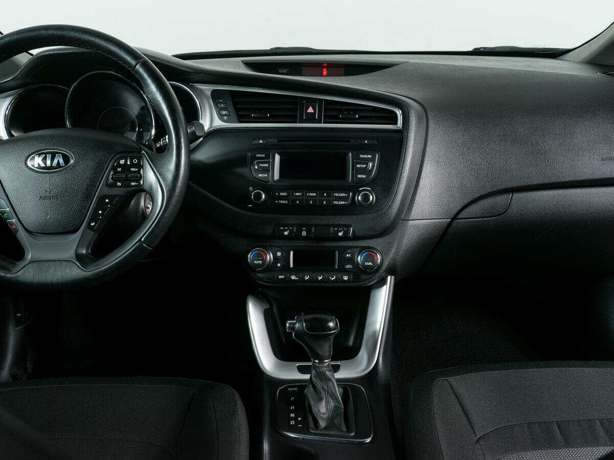 Купить Kia Ceed с пробегом. Фото: #9