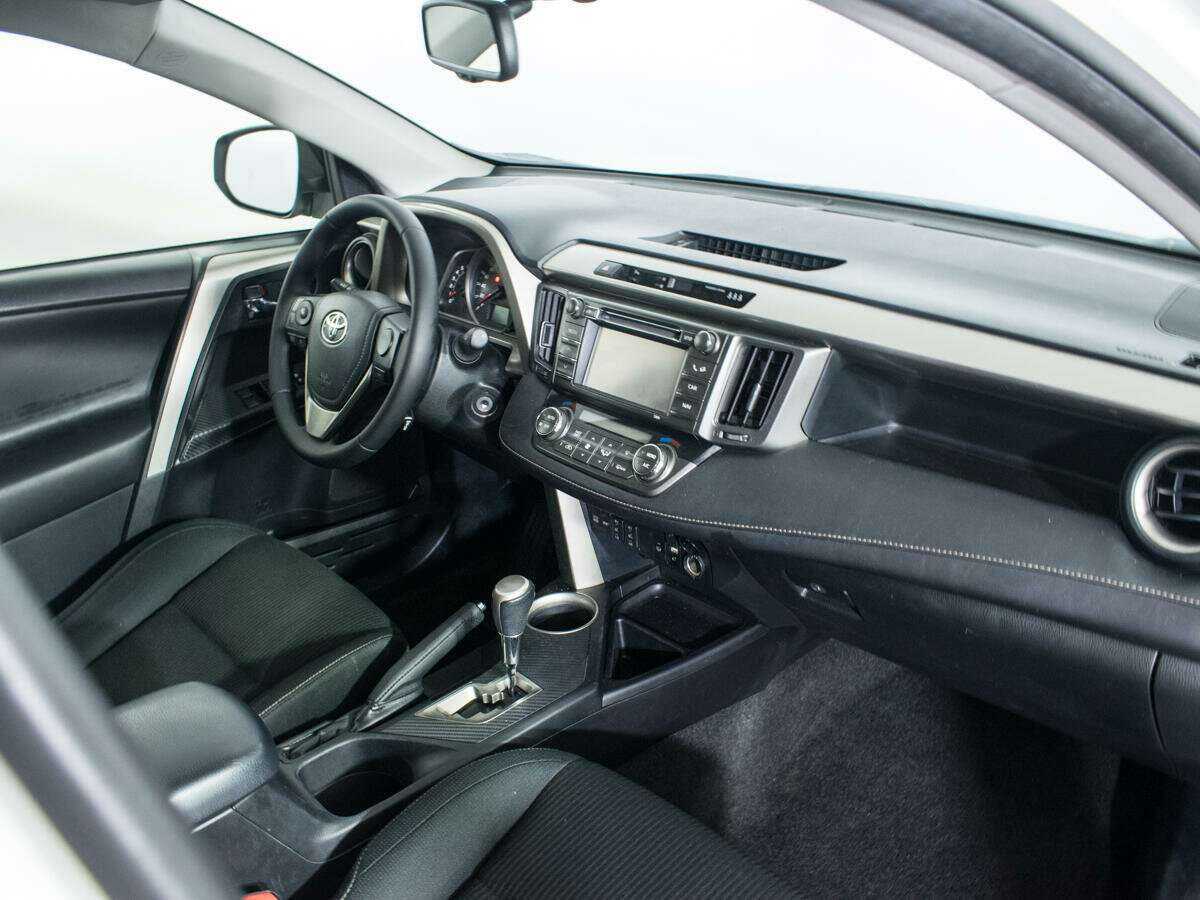 Купить Toyota RAV4 с пробегом. Фото: #6