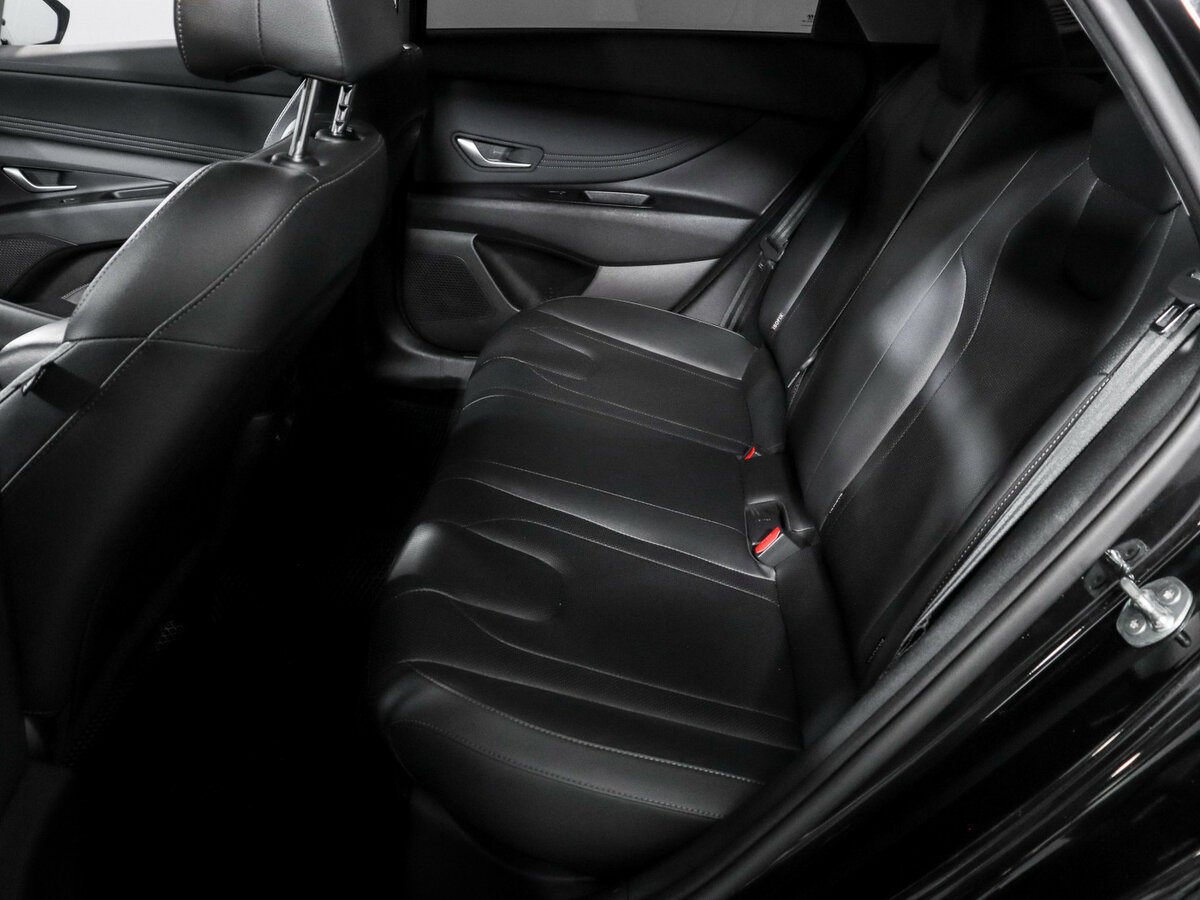 Купить Hyundai Elantra с пробегом. Фото: #9