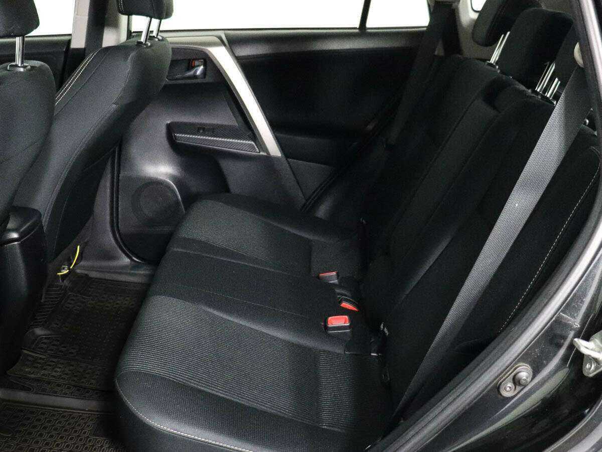 Купить Toyota RAV4 с пробегом. Фото: #7