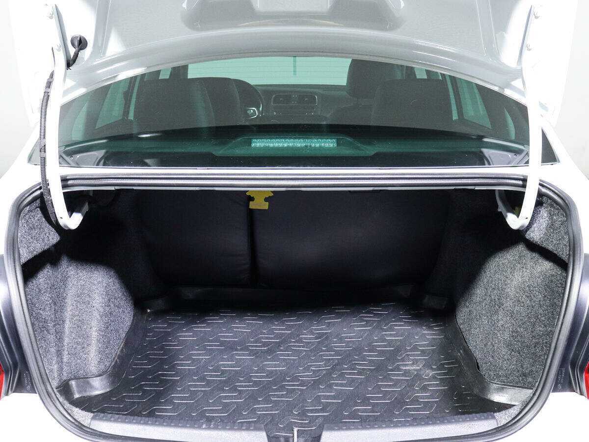 Купить Volkswagen Polo с пробегом. Фото: #15