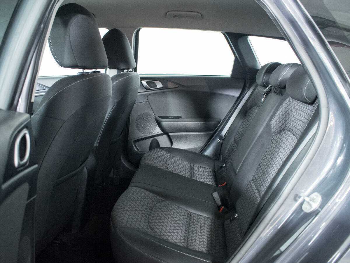 Купить Kia Ceed с пробегом. Фото: #9