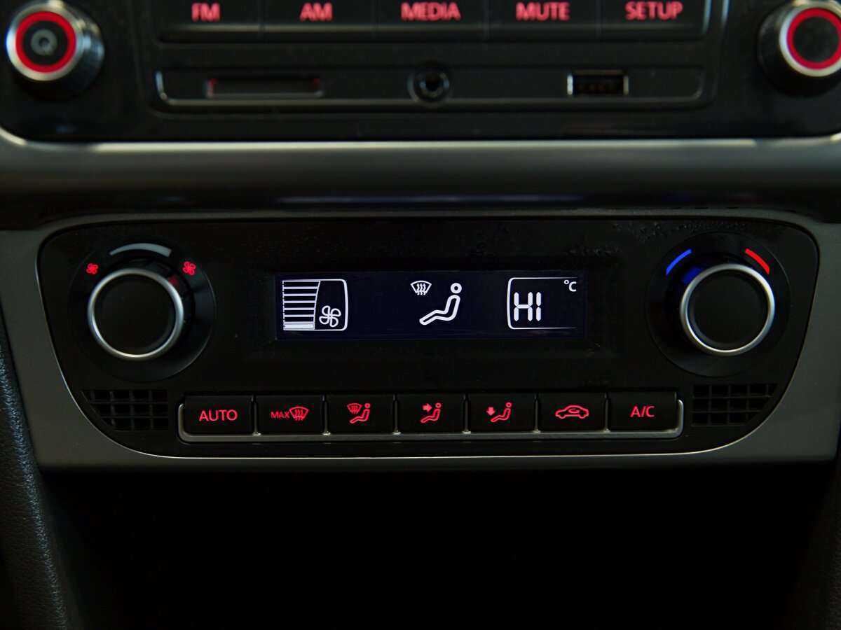 Купить Volkswagen Polo с пробегом. Фото: #6