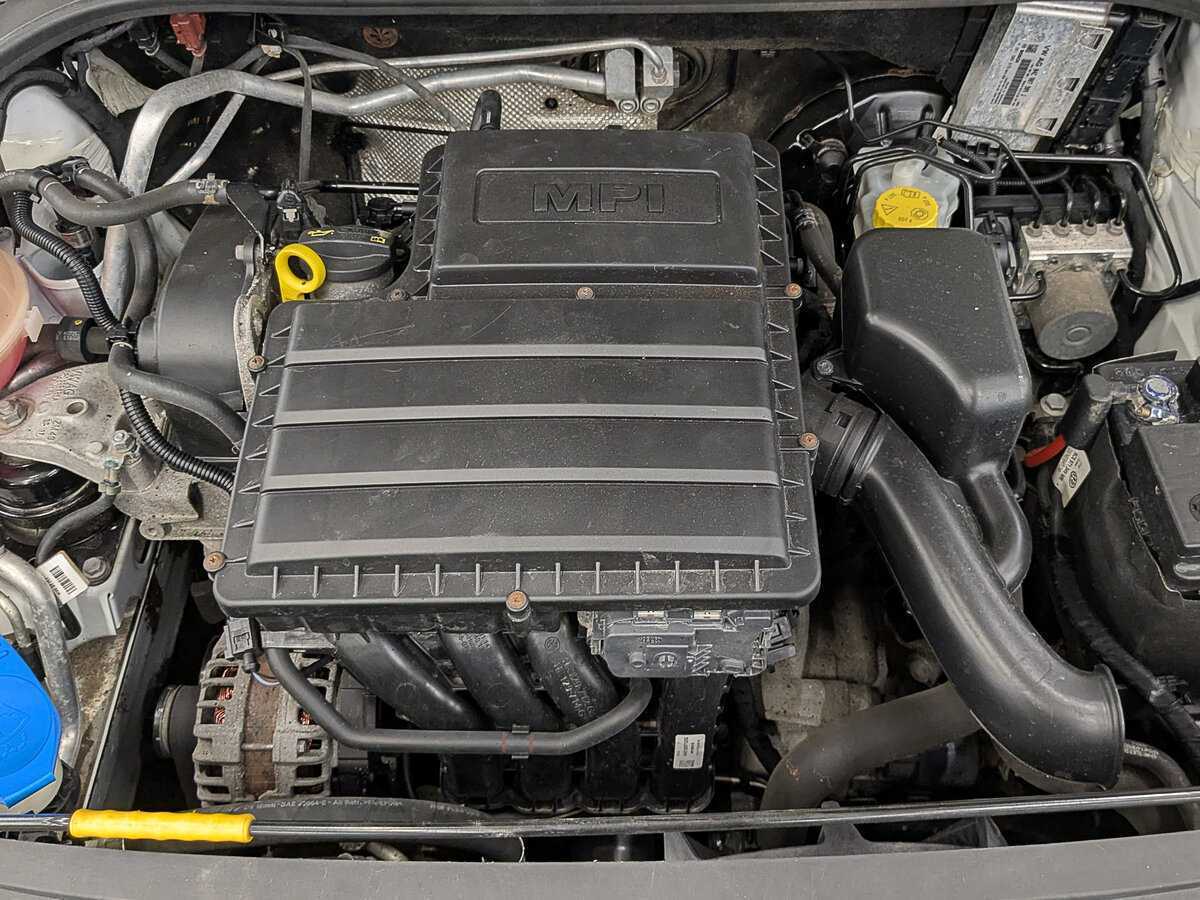 Купить Skoda Rapid с пробегом. Фото: #8