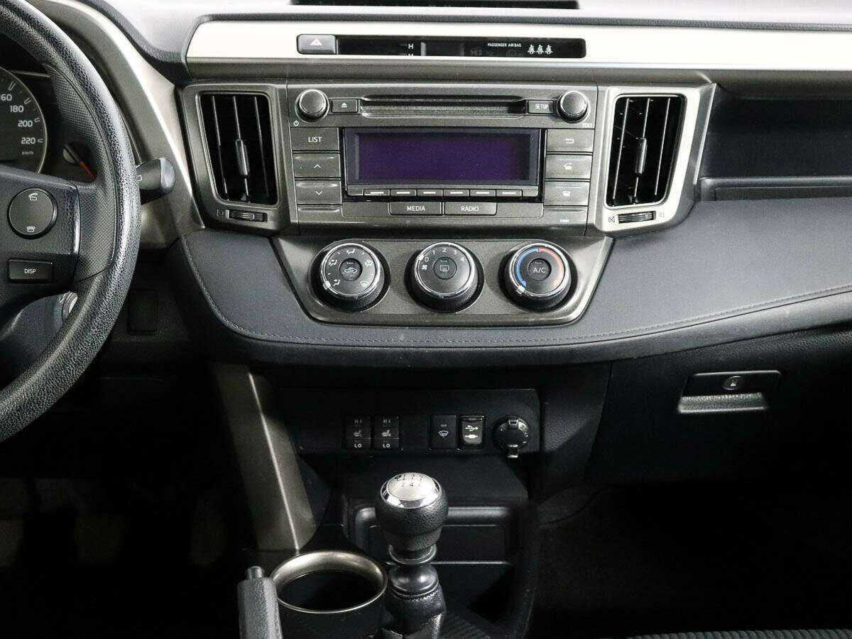Купить Toyota RAV4 с пробегом. Фото: #10
