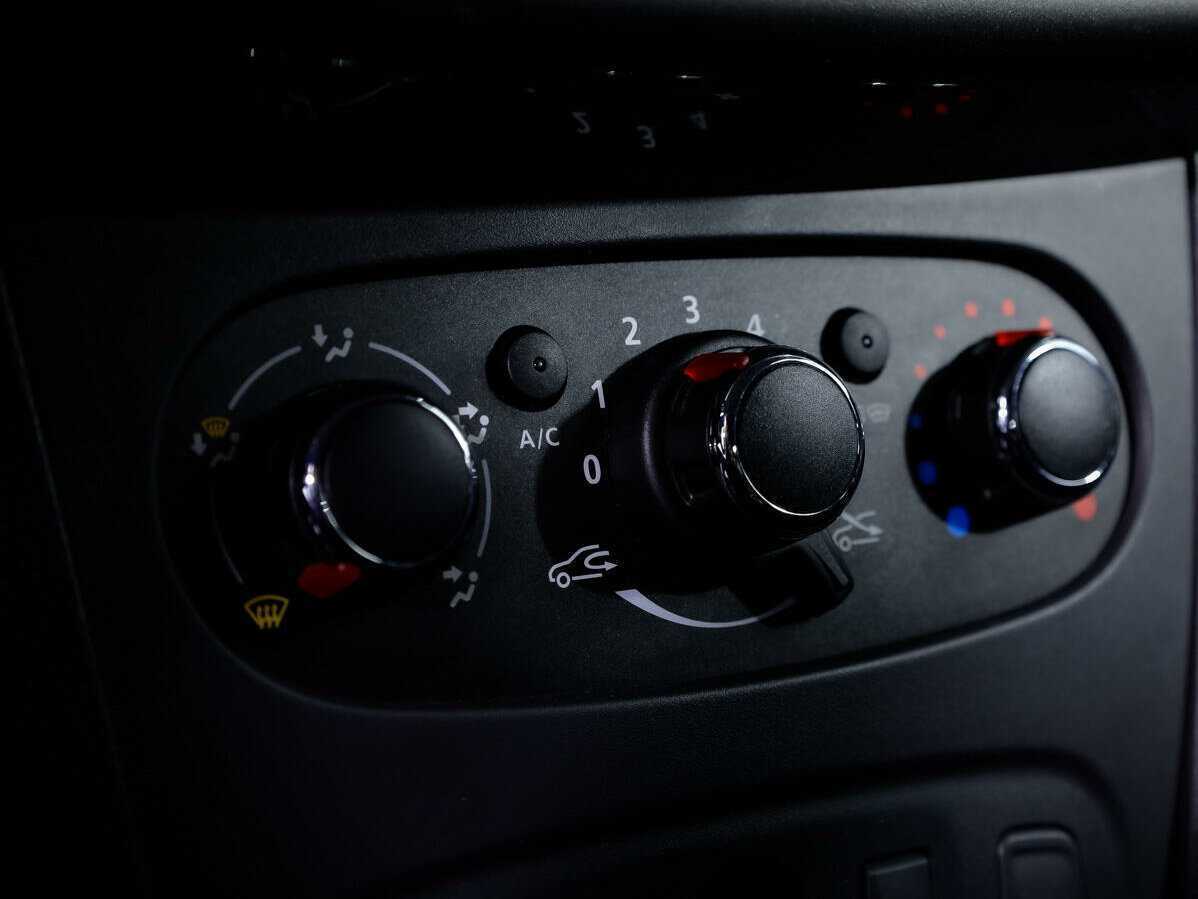 Купить Renault Sandero с пробегом. Фото: #14