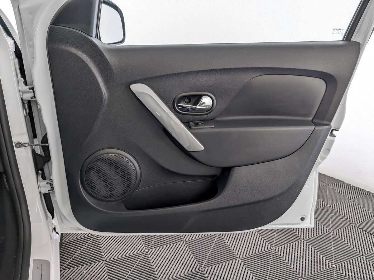 Купить Renault Logan с пробегом. Фото: #19