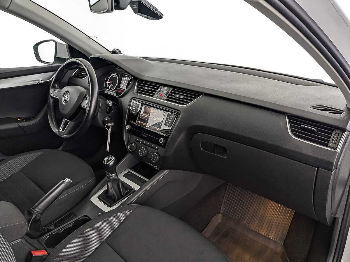 Купить Skoda Octavia с пробегом. Фото: #12