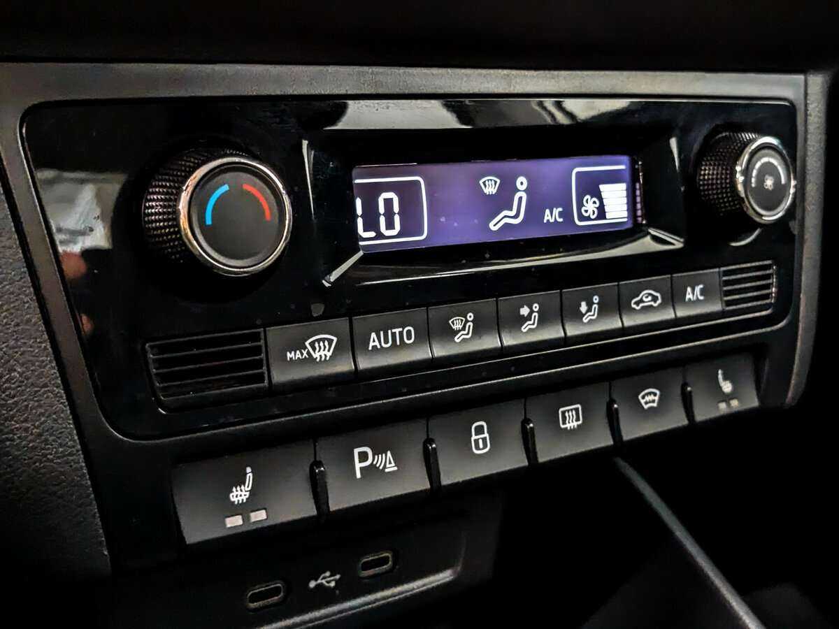 Купить Volkswagen Polo с пробегом. Фото: #23