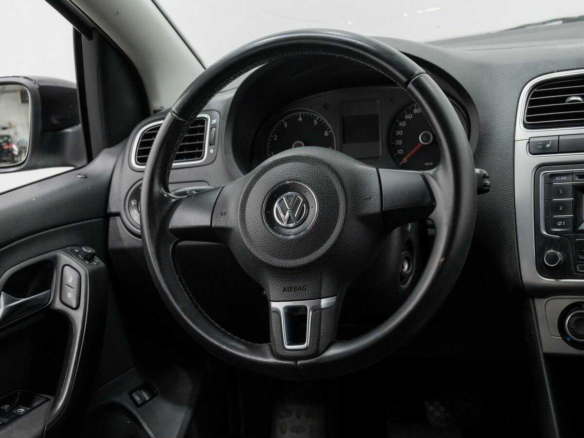Купить Volkswagen Polo с пробегом. Фото: #9