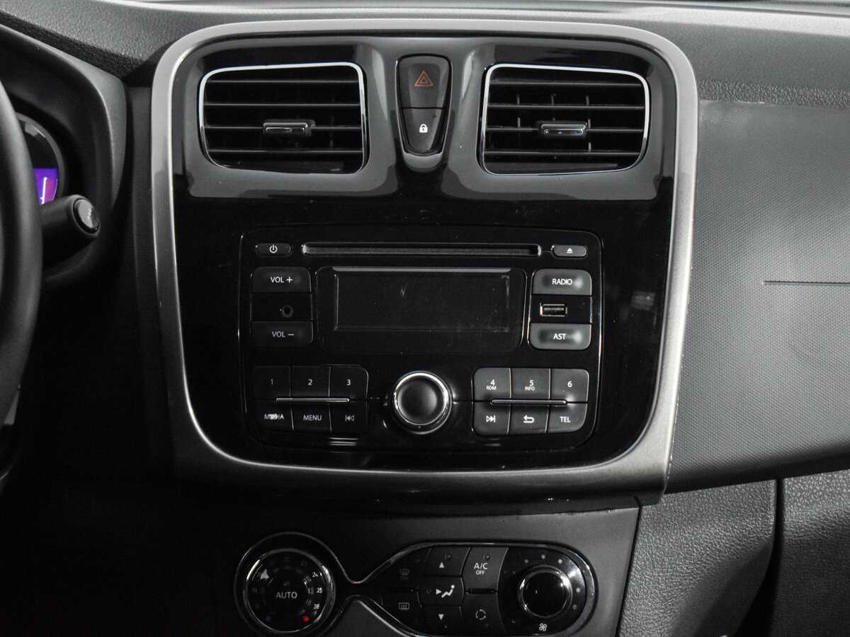 Купить Renault Sandero с пробегом. Фото: #13