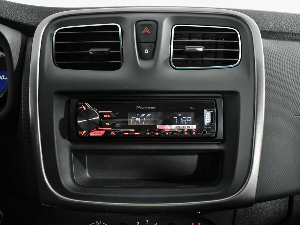Купить Renault Sandero с пробегом. Фото: #14