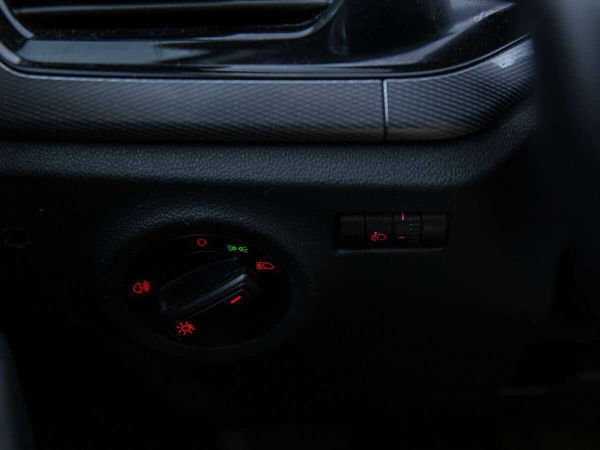 Купить Volkswagen Polo с пробегом. Фото: #9