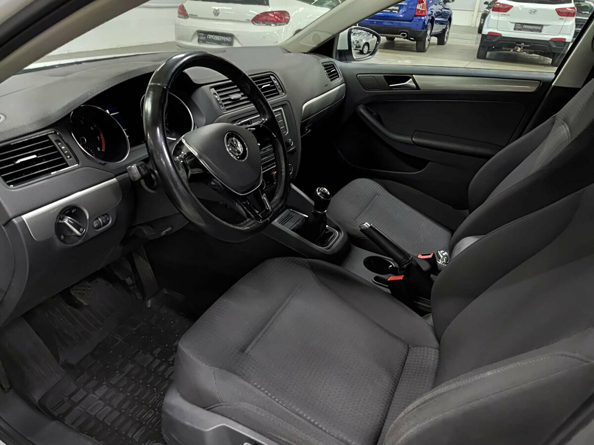 Купить Volkswagen Jetta с пробегом. Фото: #14