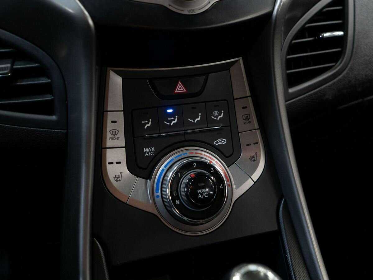 Купить Hyundai Elantra с пробегом. Фото: #12