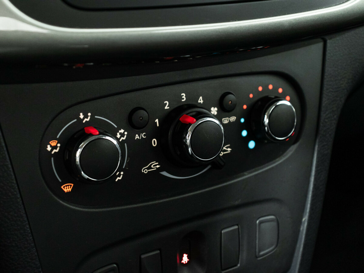 Купить Renault Sandero с пробегом. Фото: #15
