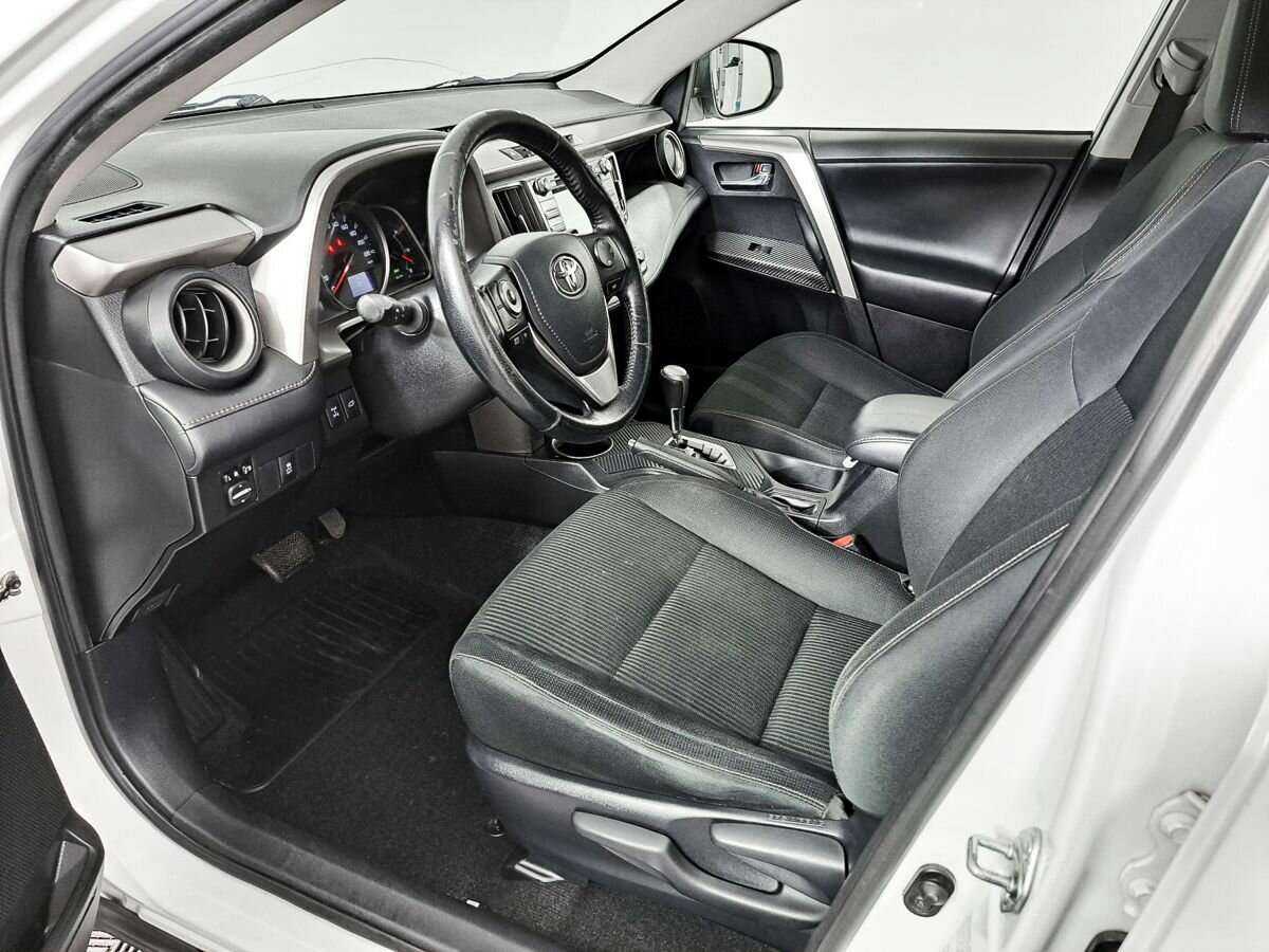 Купить Toyota RAV4 с пробегом. Фото: #11