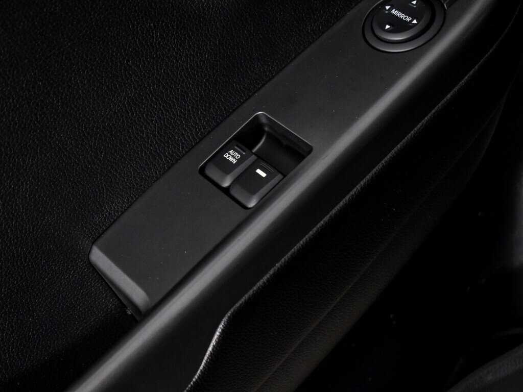 Купить Kia Rio с пробегом. Фото: #9