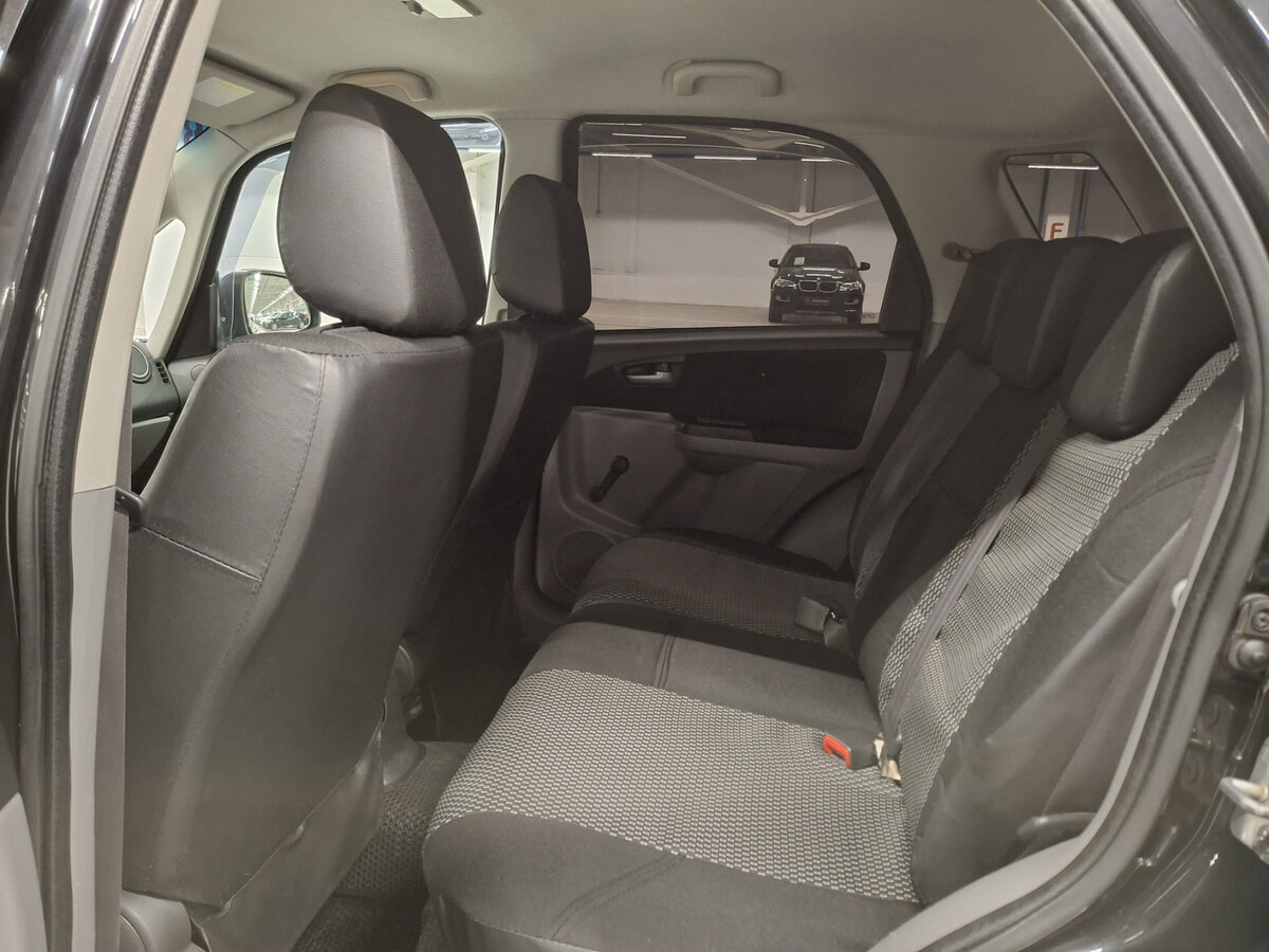Купить Suzuki SX4 с пробегом. Фото: #11