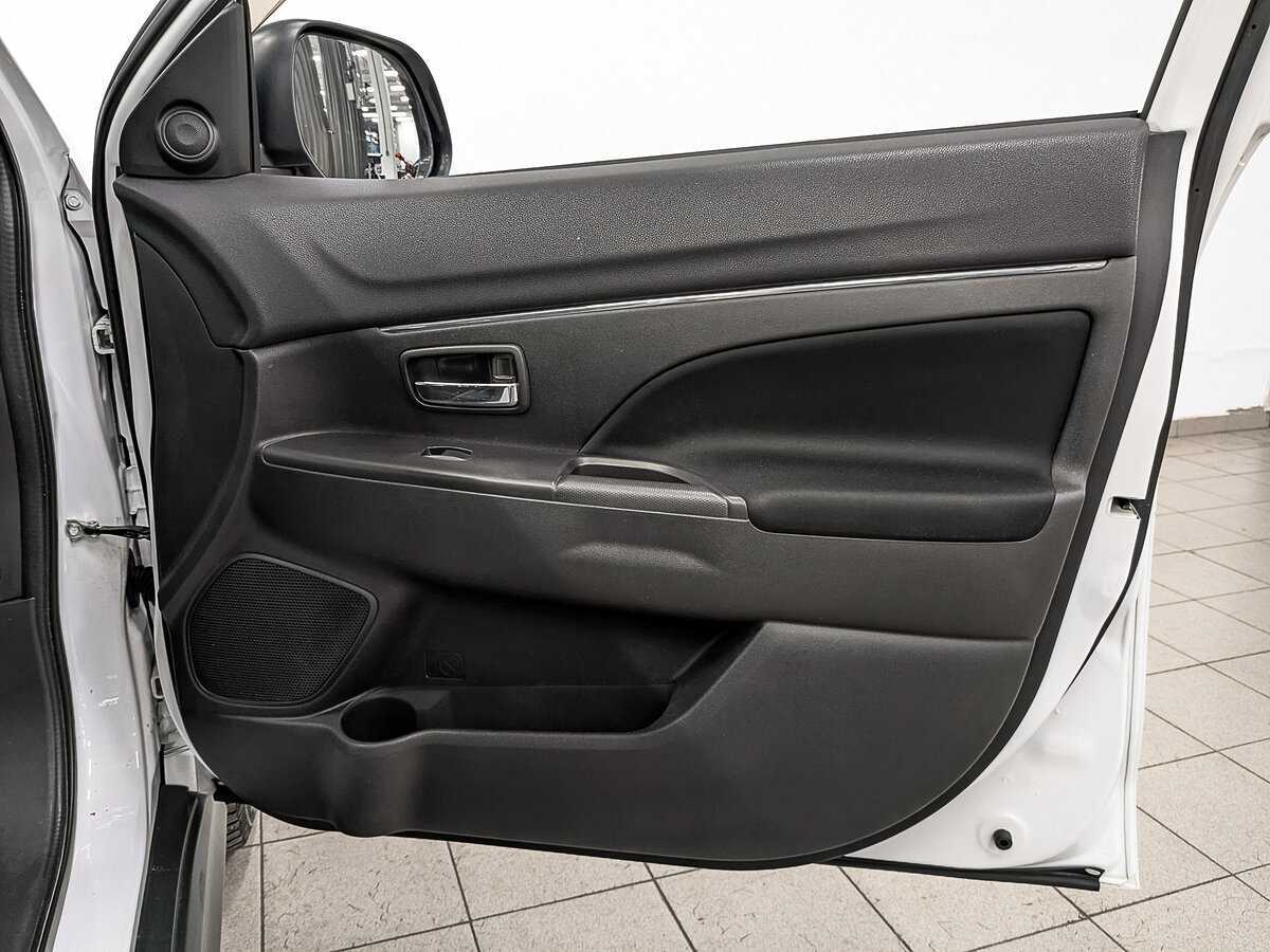 Купить Mitsubishi ASX с пробегом. Фото: #24