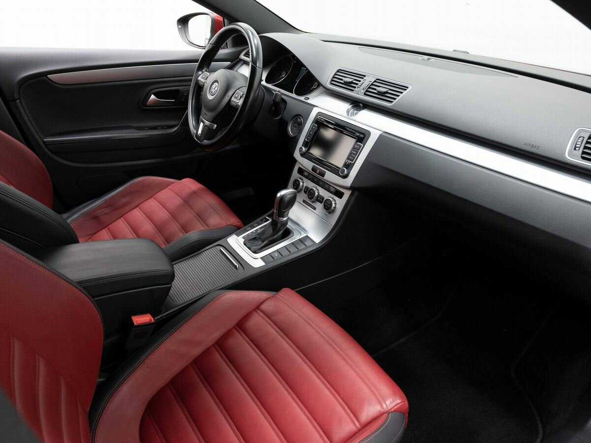 Купить Volkswagen Passat CC с пробегом. Фото: #11