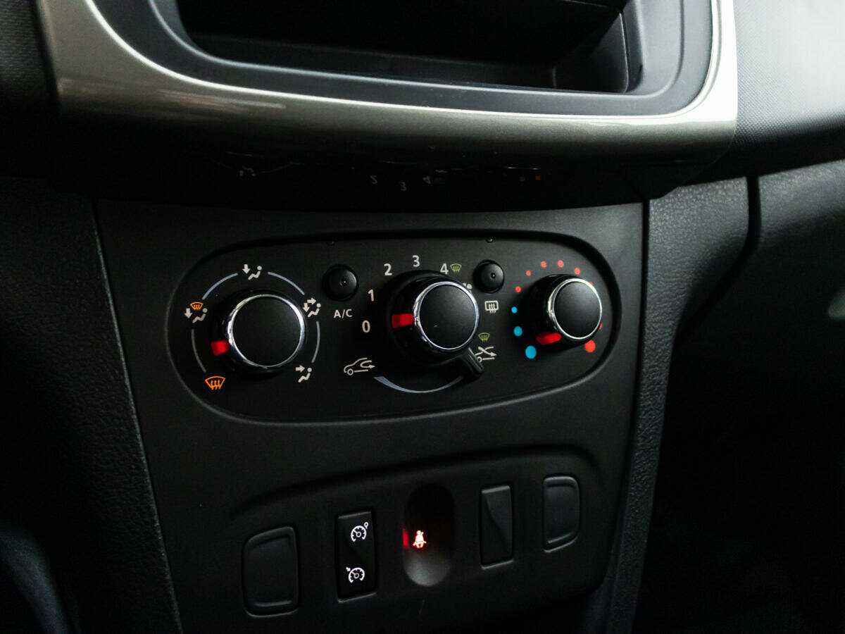 Купить Renault Sandero с пробегом. Фото: #14