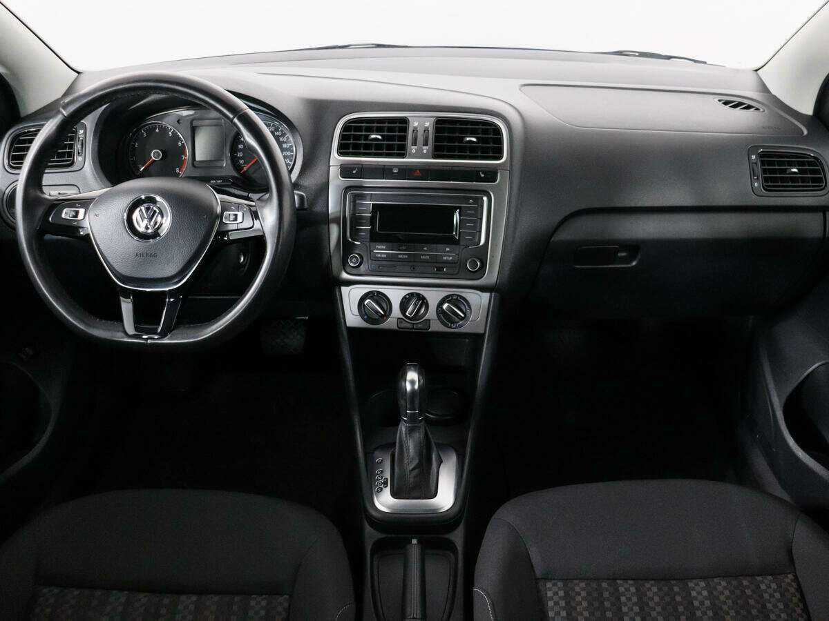 Купить Volkswagen Polo с пробегом. Фото: #11