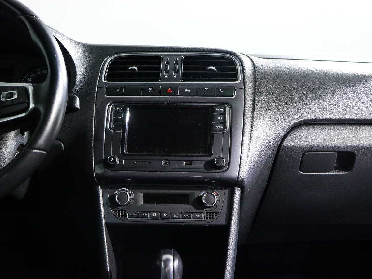 Купить Volkswagen Polo с пробегом. Фото: #12