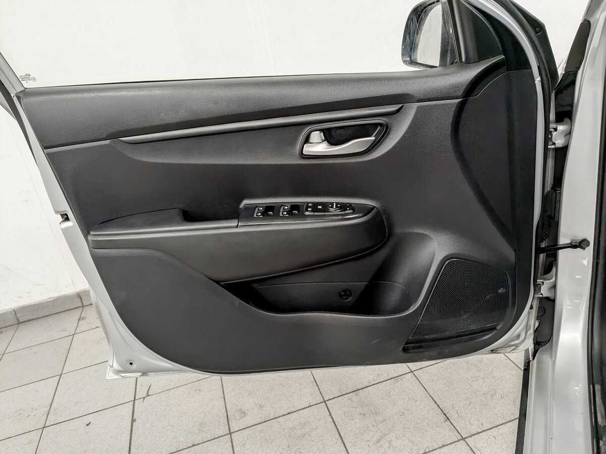 Купить Kia Rio с пробегом. Фото: #16