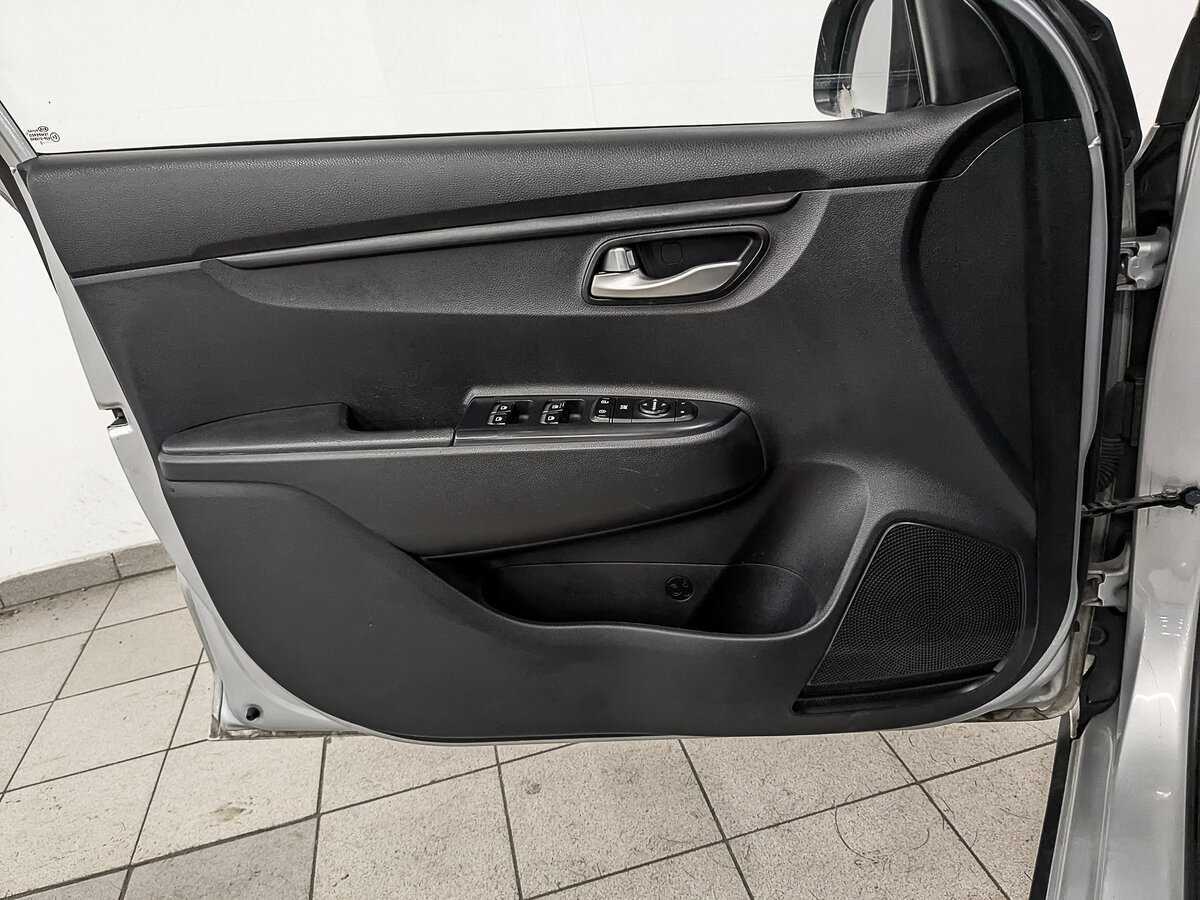 Купить Kia Rio с пробегом. Фото: #16