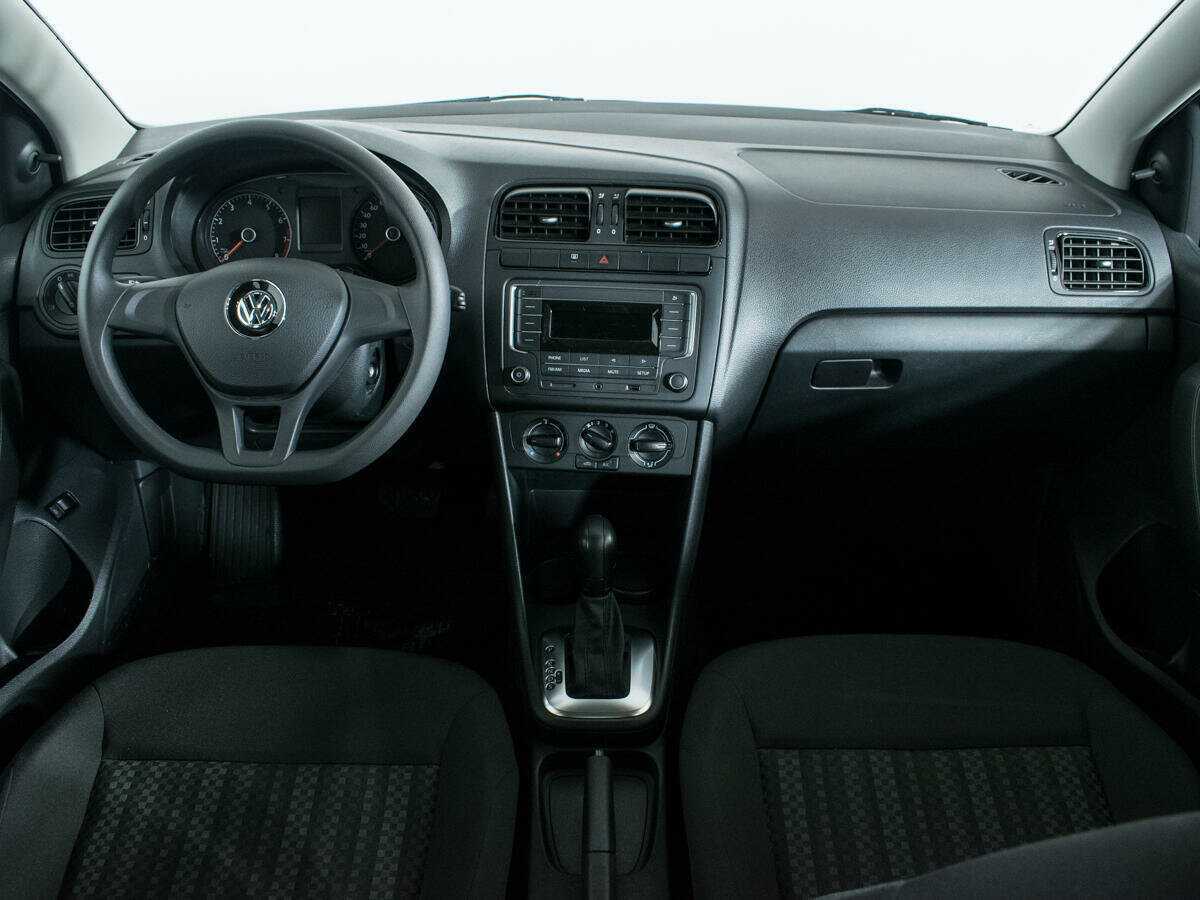 Купить Volkswagen Polo с пробегом. Фото: #11