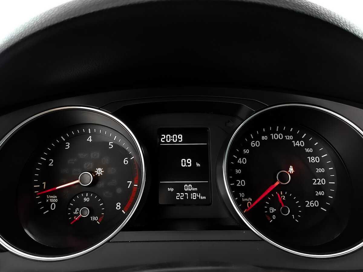 Купить Volkswagen Jetta с пробегом. Фото: #15