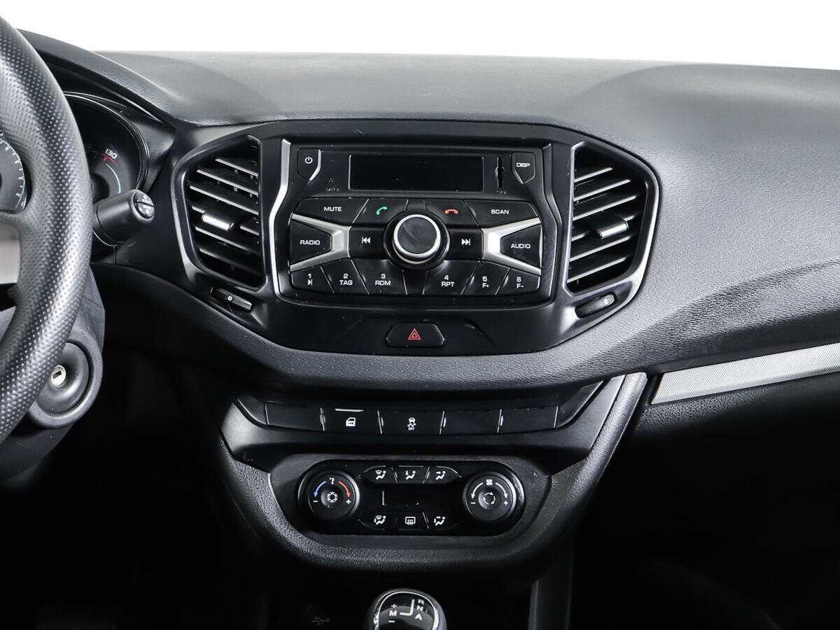 Купить Lada (ВАЗ) Vesta с пробегом. Фото: #11