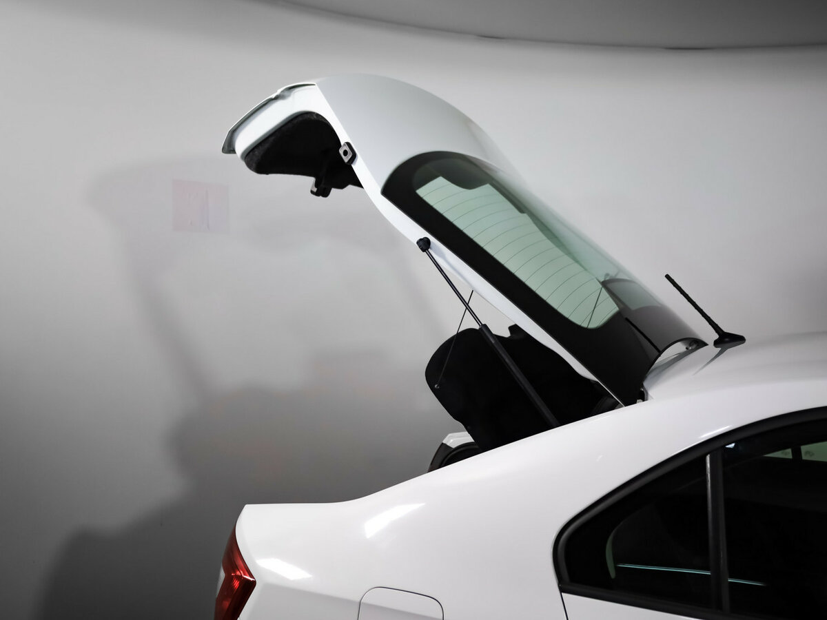 Купить Skoda Rapid с пробегом. Фото: #18