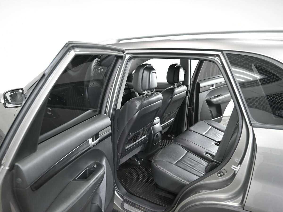 Купить Kia Sorento с пробегом. Фото: #10