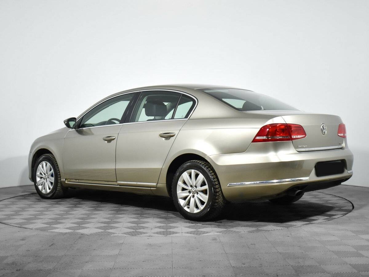 Купить Volkswagen Passat с пробегом. Фото: #5