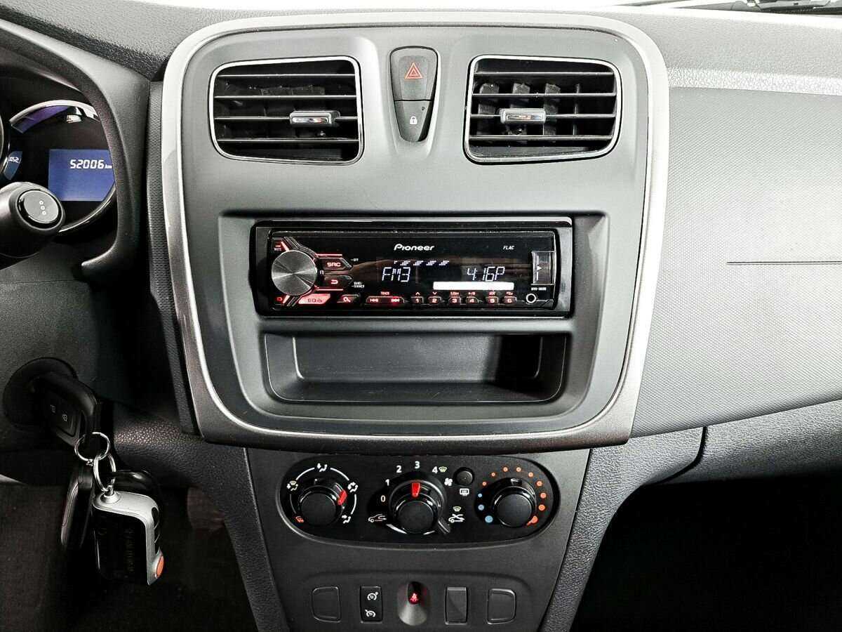 Купить Renault Sandero с пробегом. Фото: #12