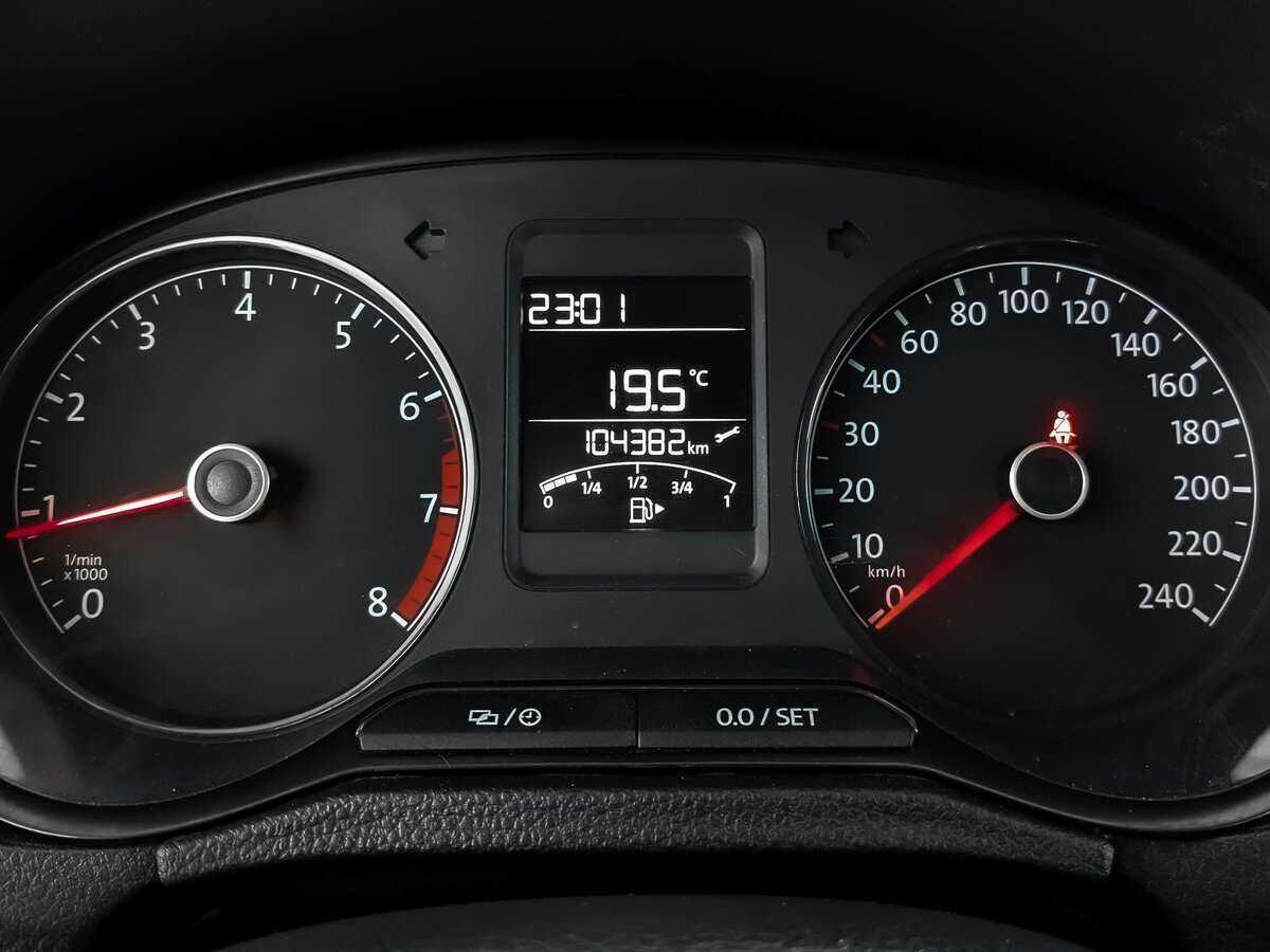 Купить Volkswagen Polo с пробегом. Фото: #15