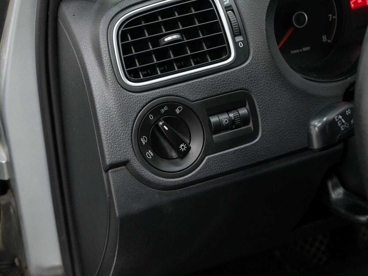 Купить Volkswagen Polo с пробегом. Фото: #13